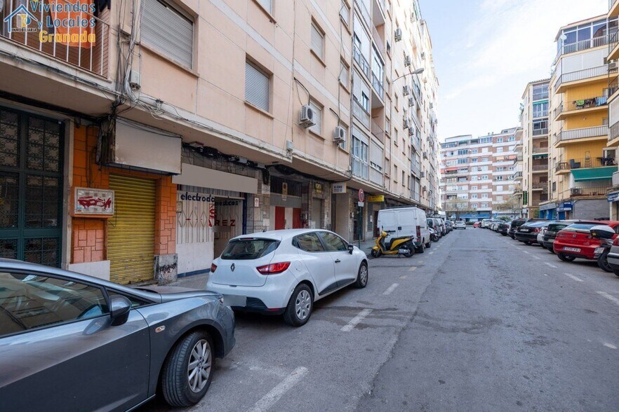 Commerce de détail dans Granada, Granada à vendre - Photo du bâtiment - Image 3 de 15