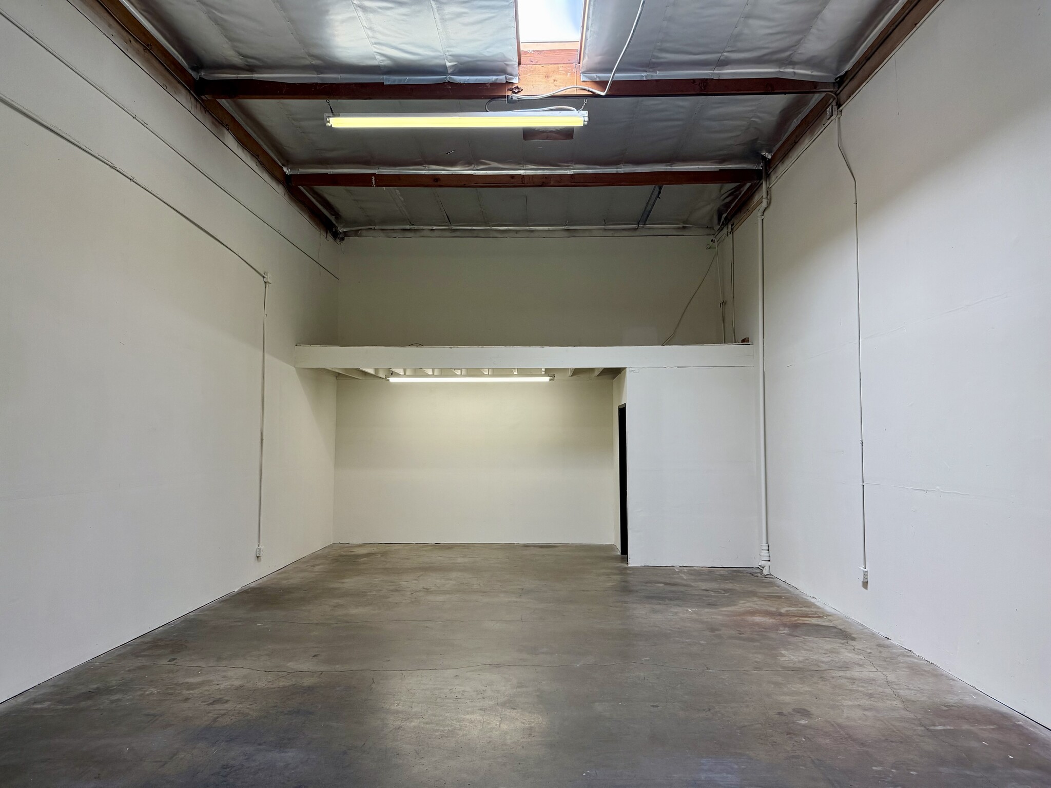 982 N Batavia St, Orange, CA for lease Interior Photo- Image 1 of 2
