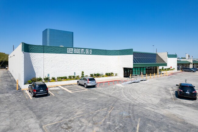 More details for 200 W Greens Rd, Houston, TX - Retail for Sale