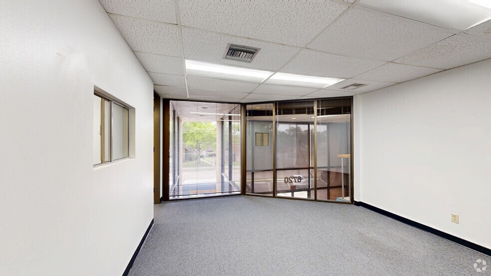 6720 Sands Point Dr, Houston, TX for lease - Matterport 3D Scan - Image 2 of 23