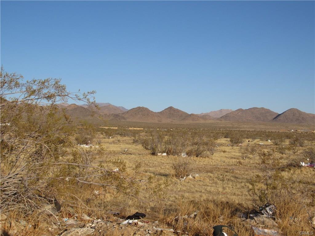 17485 Fern, Lucerne Valley, CA à vendre Photo principale- Image 1 de 10