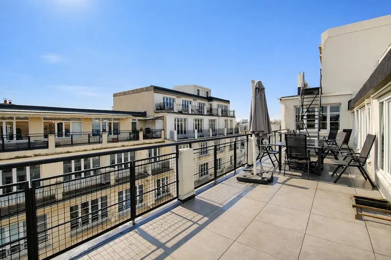 4 Cité Paradis, Paris à louer - Photo du bâtiment - Image 1 de 11