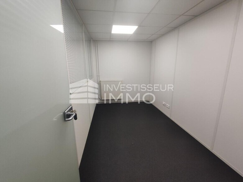 Bureau dans Villiers Sur Marne à louer - Photo intérieure - Image 3 de 3