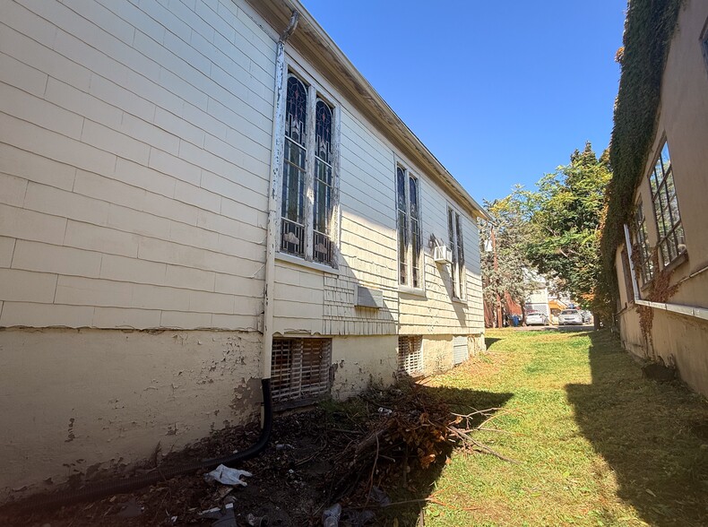 66 Broad St, Pittston, PA à vendre - Photo du bâtiment - Image 3 de 37