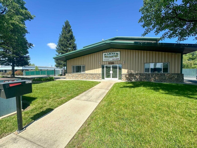 1577 Beltline Rd, Redding, CA à louer - Photo du bâtiment - Image 2 de 24