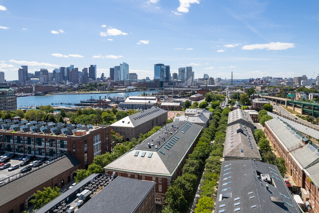 Plus de détails pour 1 1st Ave, Boston, MA - Bureau à louer