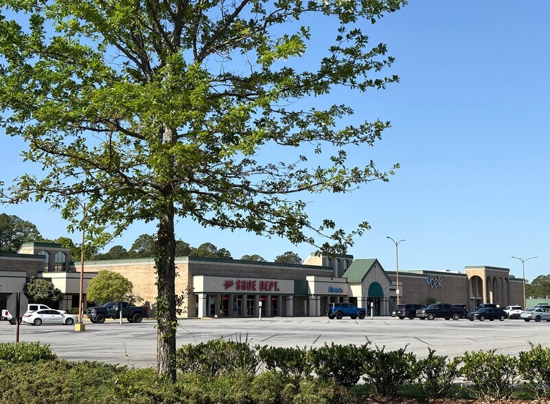 1400 E Shotwell St, Bainbridge, GA à louer - Photo du bâtiment - Image 3 de 24