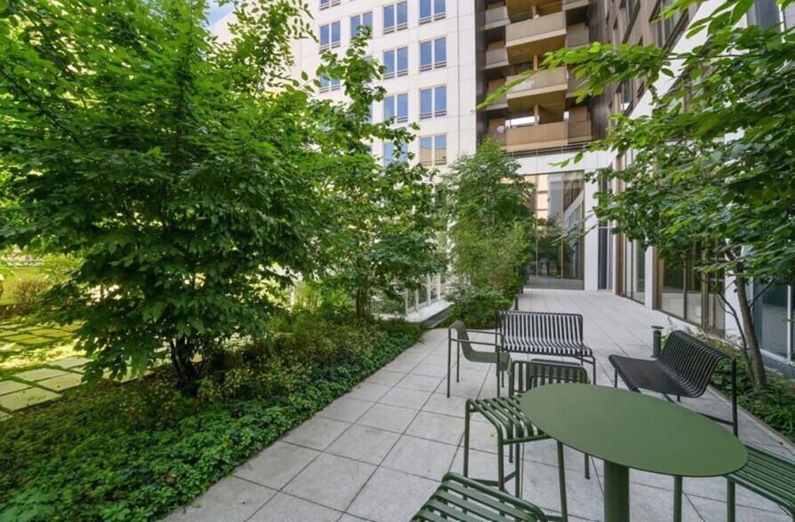 168 Avenue Charles De Gaulle, Neuilly-sur-Seine à louer - Photo du bâtiment - Image 3 de 9