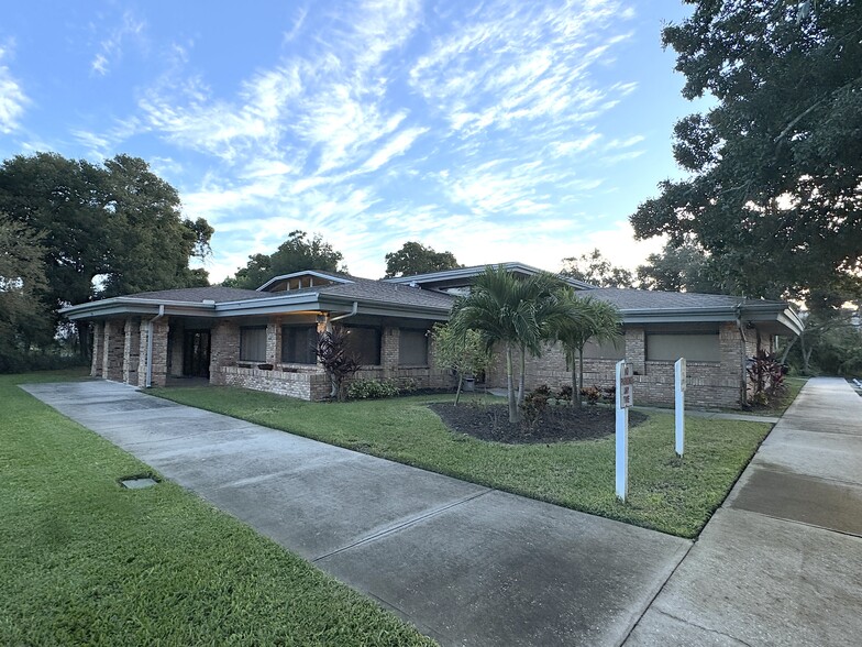 134 S Woods Dr, Rockledge, FL for lease - Building Photo - Image 1 of 1