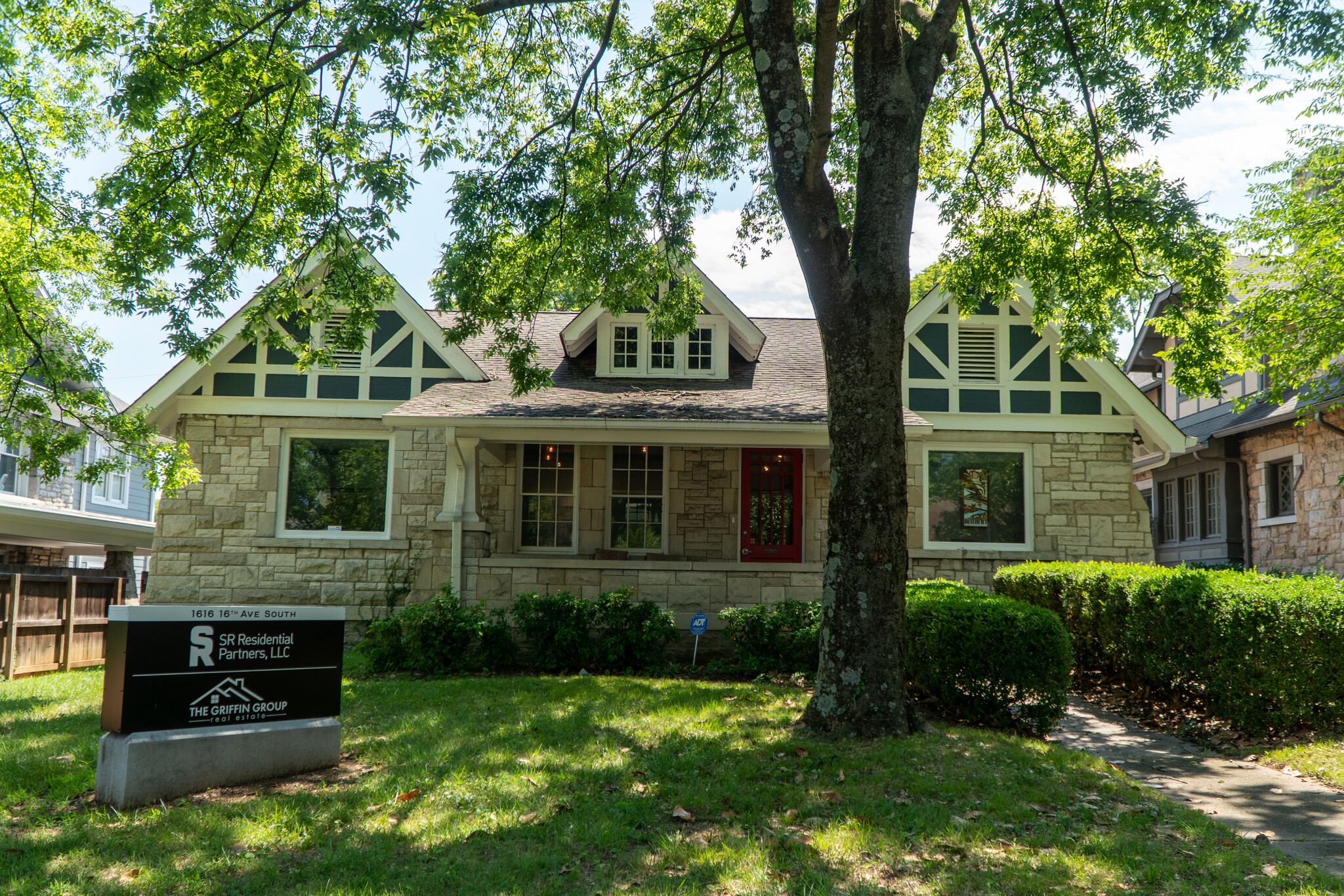 1616 16th Ave S, Nashville, TN à vendre Photo du bâtiment- Image 1 de 1