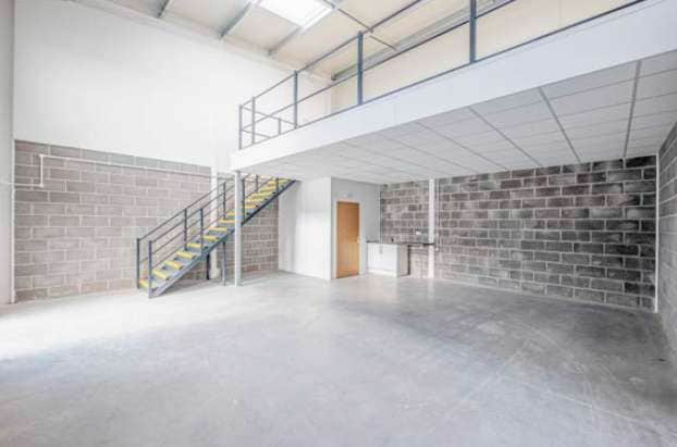 198-202 Broomhill Rd, Bristol, BST BS4 4TP - Unité 8 - - Photo intérieure - Image 2 of 3