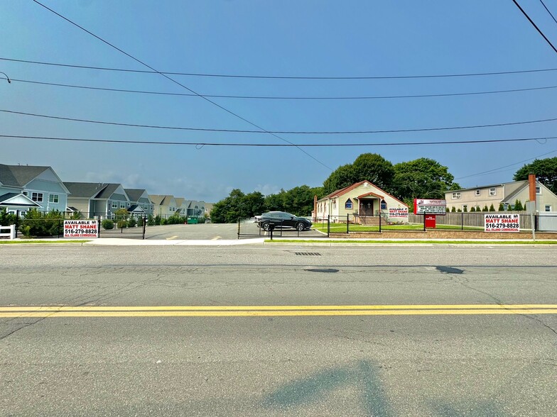 515 Atlantic Ave, Bellport, NY for lease - Primary Photo - Image 1 of 23