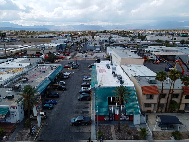 4275 Arville St, Las Vegas, NV à louer - Photo du bâtiment - Image 3 de 19