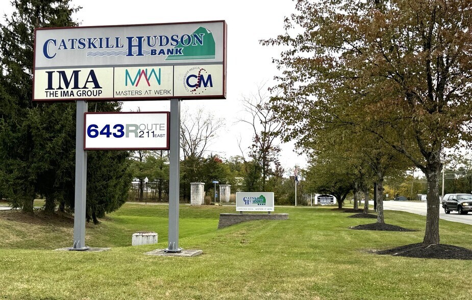 643 Route 211E, Middletown, NY à louer - Photo du bâtiment - Image 3 de 5