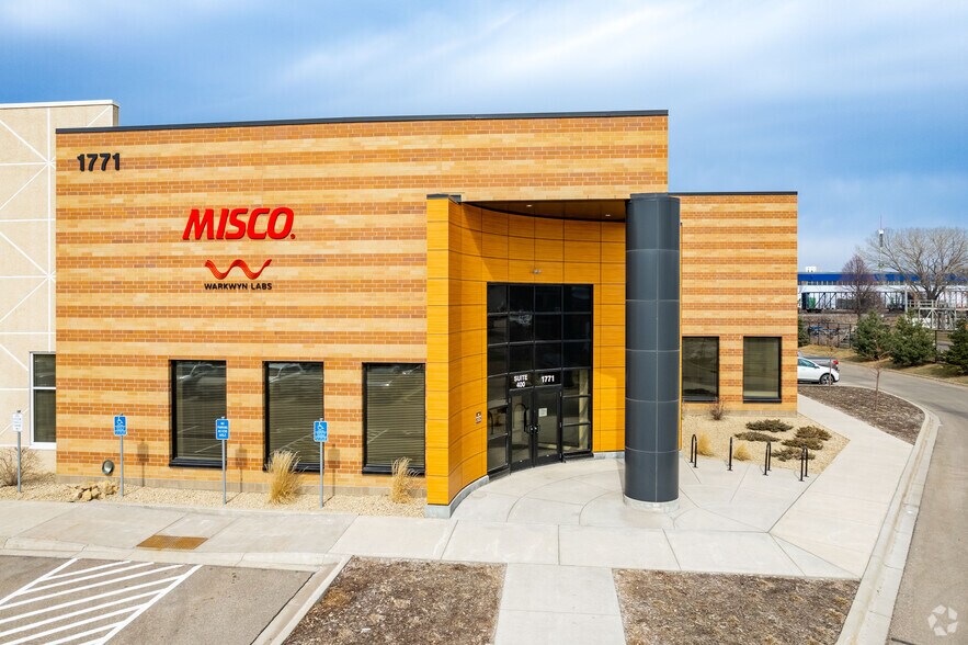 1771 Energy Park Dr, Saint Paul, MN à louer - Photo du bâtiment - Image 2 de 10