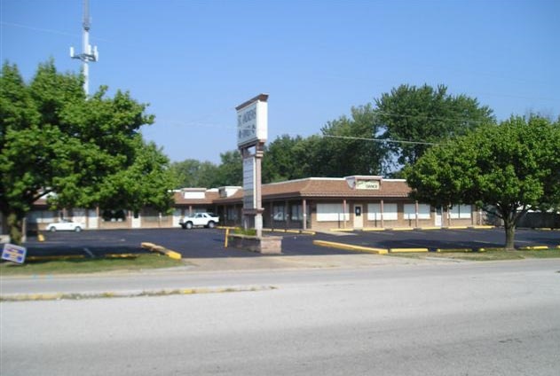 2015-2039 Campus Dr, Saint Charles, MO à louer - Photo du bâtiment - Image 2 de 2