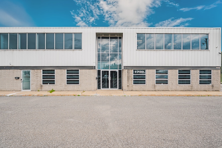 1780 Pl Martenot, Laval, QC for lease - Building Photo - Image 2 of 12