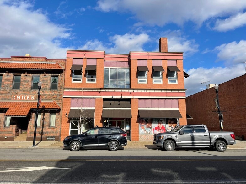 2325 E Carson St, Pittsburgh, PA for lease - Building Photo - Image 1 of 17