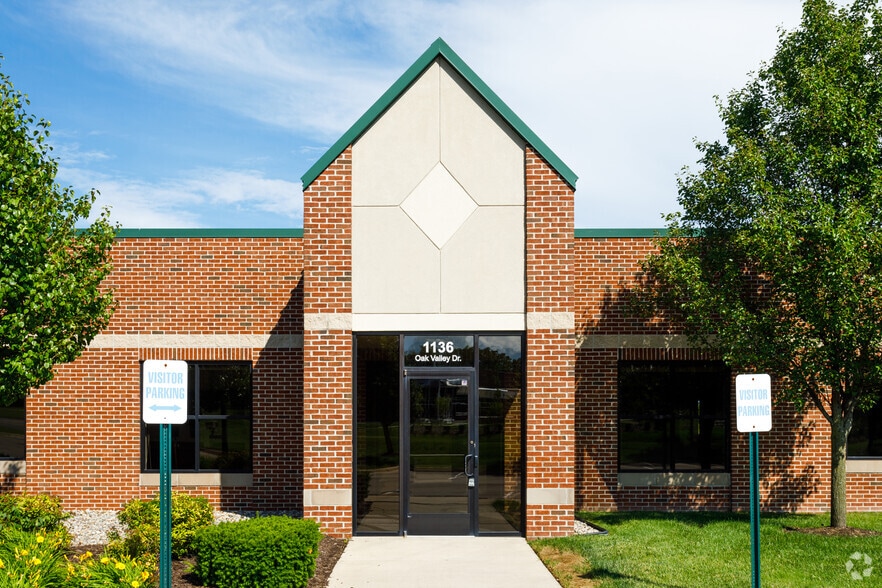 1136-1138 Oak Valley Dr, Ann Arbor, MI for sale - Building Photo - Image 3 of 7