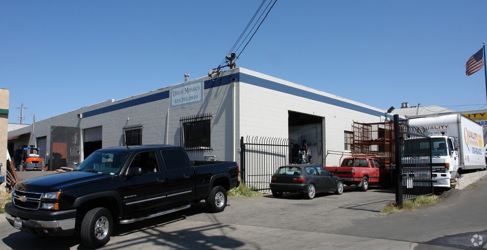 7373 Atoll Ave, North Hollywood, CA for lease - Building Photo - Image 3 of 5