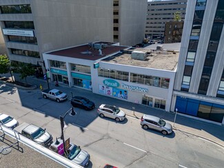 Plus de détails pour 115-119 Cedar St, Greater Sudbury, ON - Vente au détail à vendre