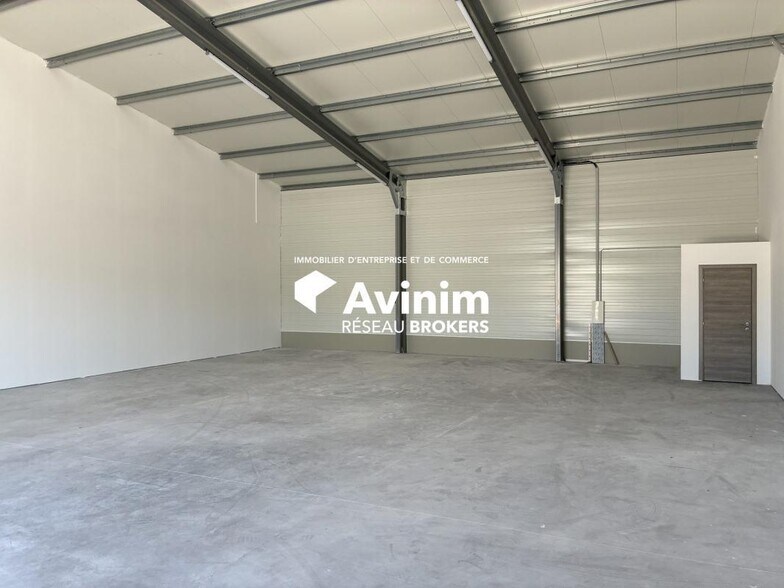 Industrial in Rognac for lease - Interior Photo - Image 3 of 8