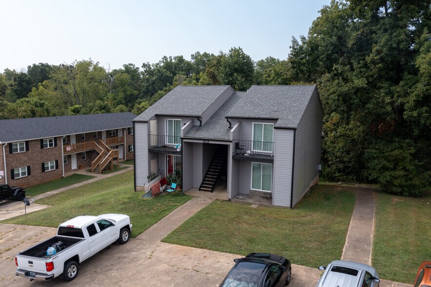 412 Woodcreek Dr, Radcliff, KY à vendre - Photo du bâtiment - Image 3 de 34