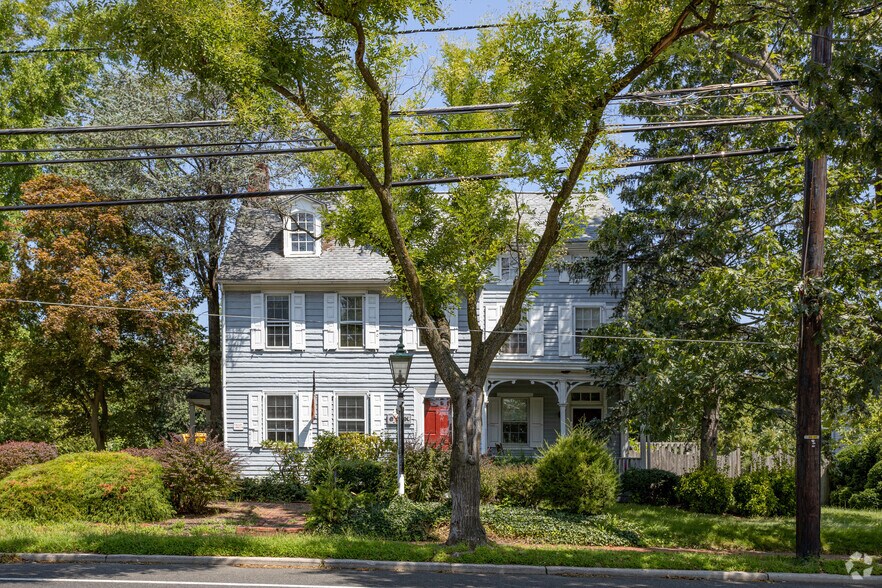 74 E Main St, Marlton, NJ à vendre - Photo du bâtiment - Image 2 de 23