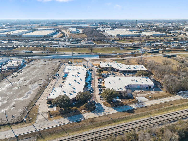 12200 N Stemmons Fwy, Farmers Branch, TX à louer - Aérien - Image 2 de 7