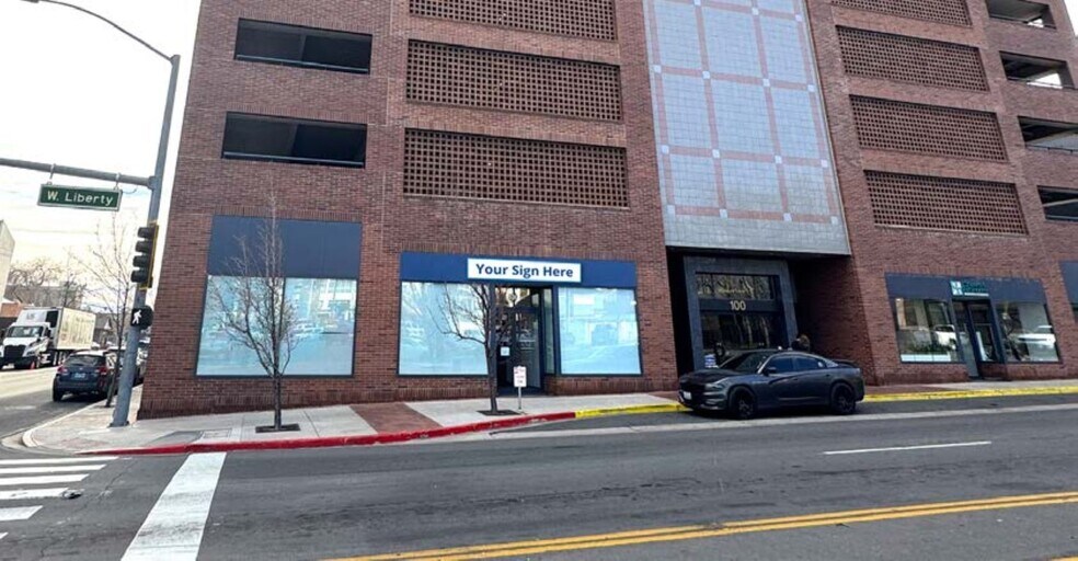 100 W Liberty St, Reno, NV à louer - Photo du bâtiment - Image 2 de 4