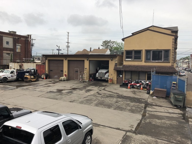 210 21st Ave, Paterson, NJ for lease - Building Photo - Image 2 of 5