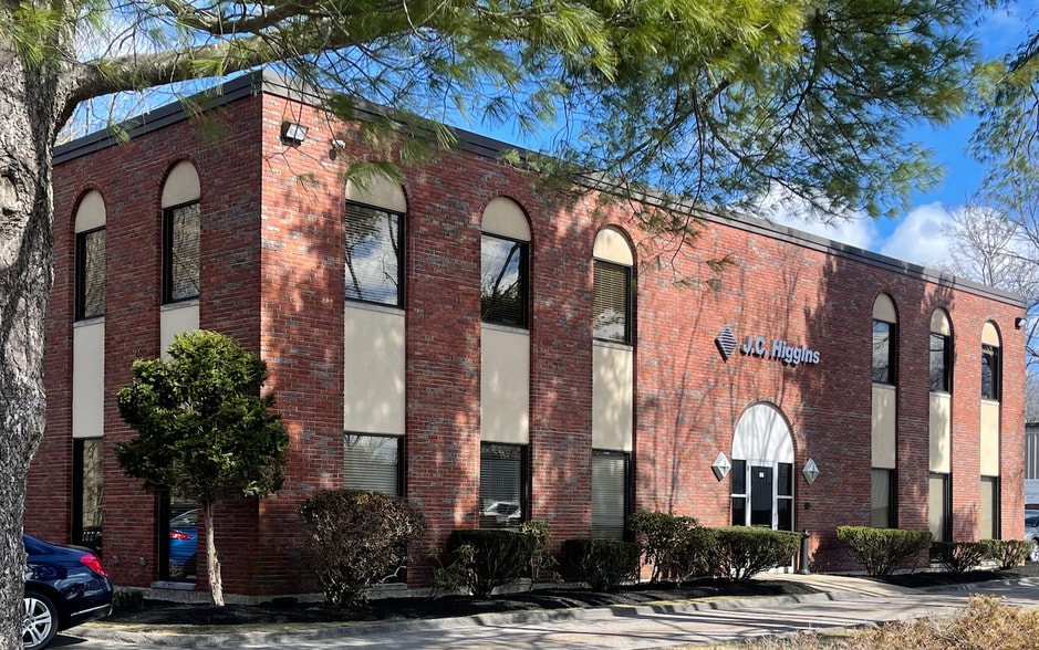 70 Hawes Way, Stoughton, MA for sale - Primary Photo - Image 1 of 5