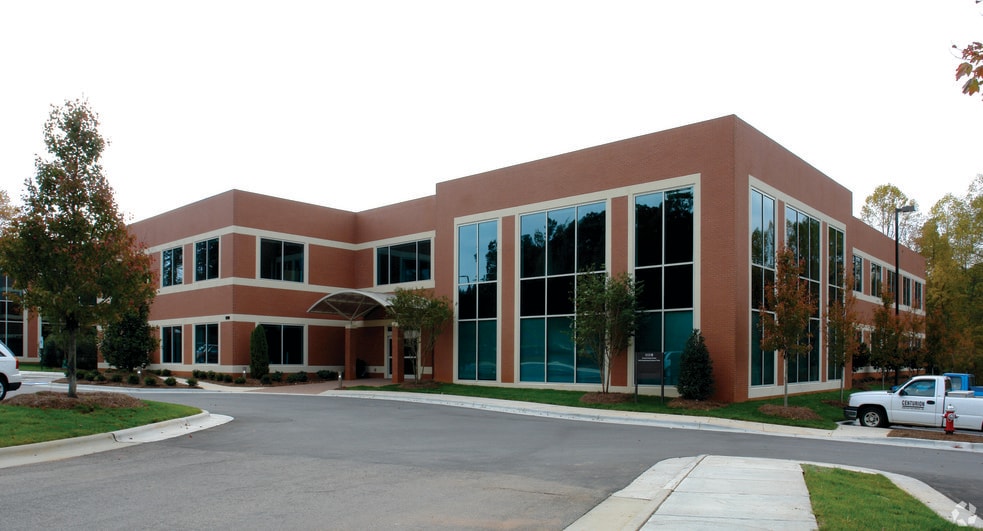 1120 SE Cary Pky, Cary, NC for lease - Primary Photo - Image 2 of 2