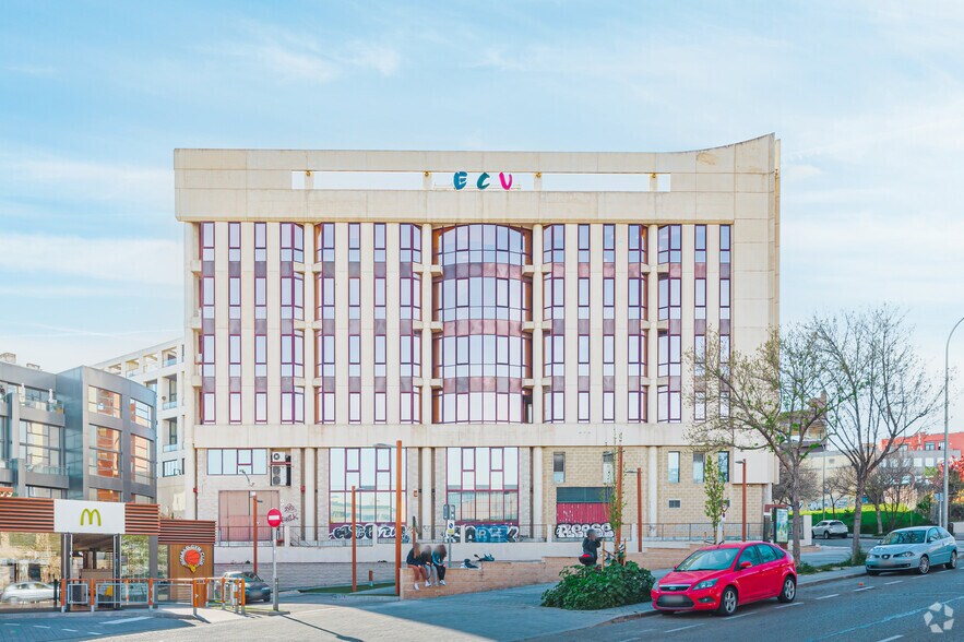 Calle de Medea, 4, Madrid, Madrid à vendre - Photo du bâtiment - Image 2 de 4