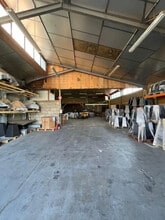 76 Chemin Des Molières, Lentilly for lease Interior Photo- Image 2 of 6