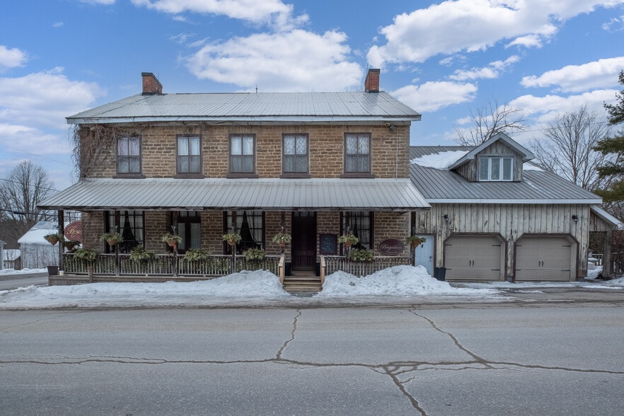 9 Bridge St, Oxford Mills, ON for sale - Building Photo - Image 1 of 1