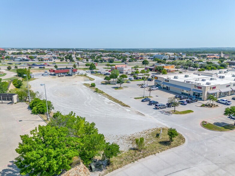 108 & 112 E Interstate 20, Weatherford, TX à vendre - Photo du bâtiment - Image 3 de 7