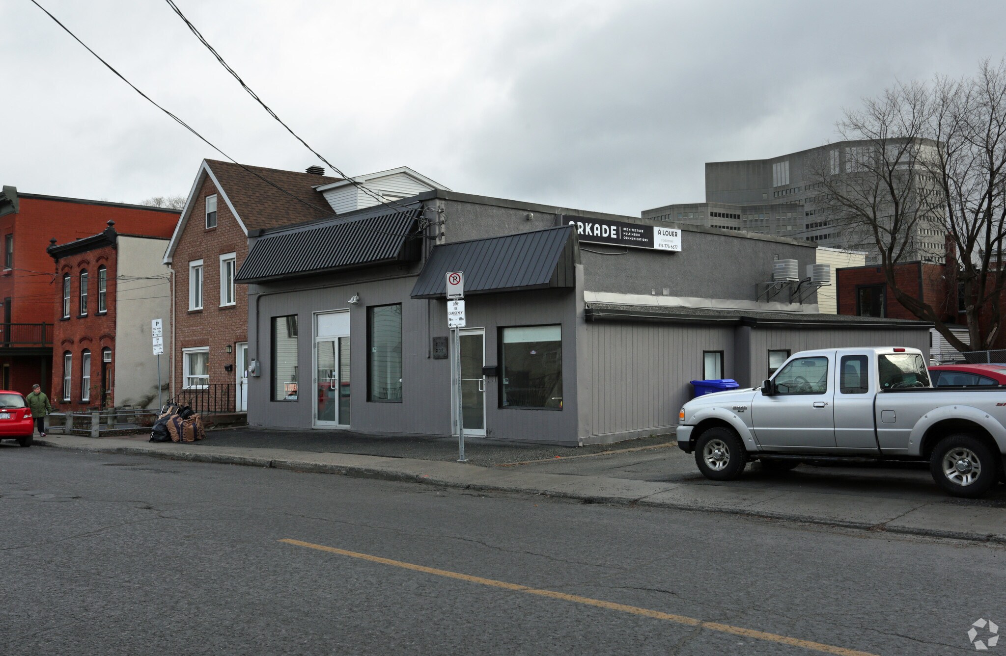 52 Rue de l'Hôtel-de-Ville, Gatineau, QC for sale Primary Photo- Image 1 of 1