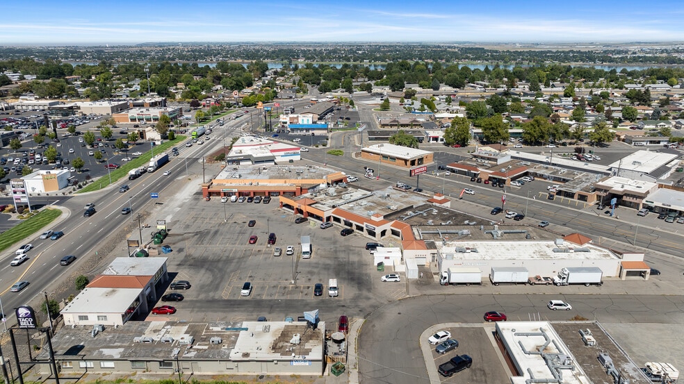 2632-2642 W Bruneau Pl, Kennewick, WA for lease - Primary Photo - Image 1 of 5