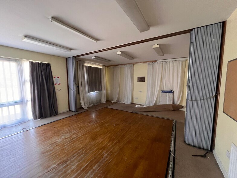 1 Teck Close, Isleworth à vendre - Photo intérieure - Image 3 de 18