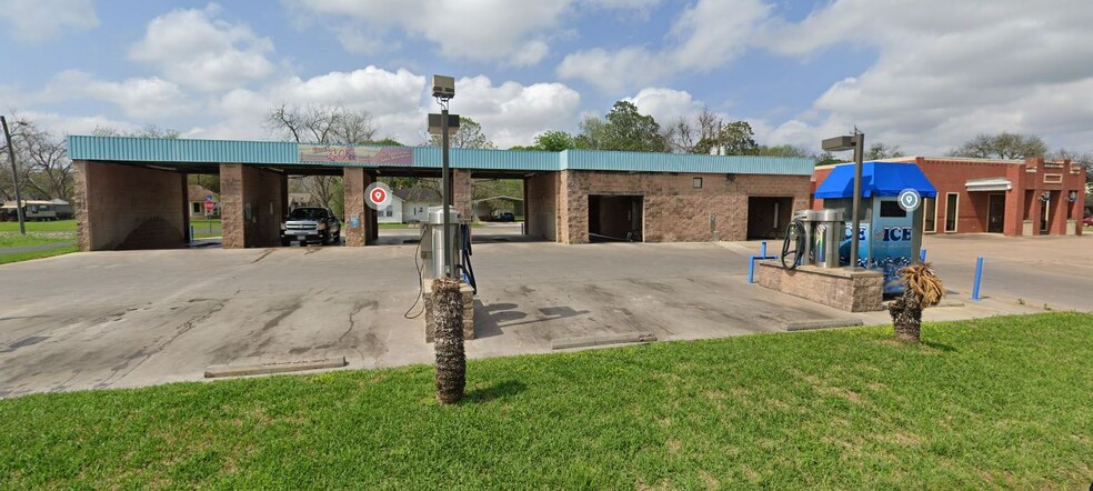 725 Alabama rd, Wharton, TX for sale - Primary Photo - Image 1 of 5