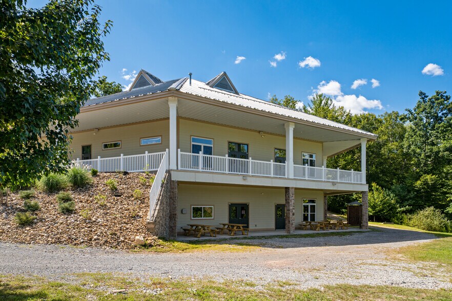 4100 Adventure Base Rd, Radford, VA à vendre - Photo du bâtiment - Image 3 de 62