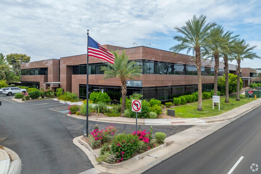 3333 E Camelback Rd, Phoenix, AZ for lease - Primary Photo - Image 1 of 31