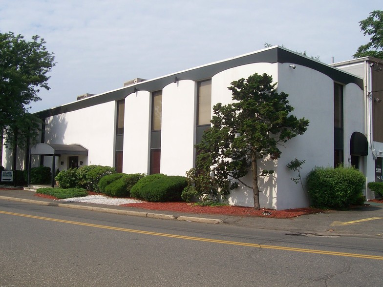 9 Viaduct Rd, Stamford, CT for lease - Building Photo - Image 2 of 6