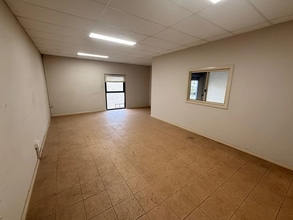 8 Samantha Pl, Smeaton Grange for lease Interior Photo- Image 2 of 2