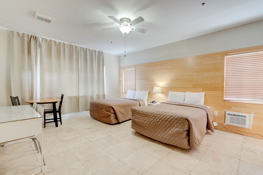 1680 James Ave, Miami Beach, FL for sale - Interior Photo - Image 3 of 56