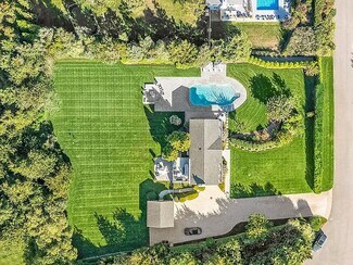 Plus de détails pour 4 Bayberry ln, Remsenburg, NY - Multi-résidentiel à vendre