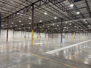 9001-9015 Sterling St, Irving, TX for lease Interior Photo- Image 1 of 2