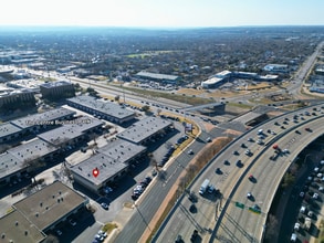 7801 N Lamar Blvd, Austin, TX à louer Photo intérieure- Image 1 de 14