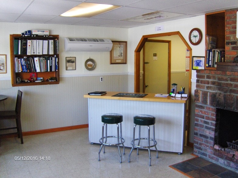 4 Orrs Mills Rd, Salisbury Mills, NY for lease - Building Photo - Image 3 of 9